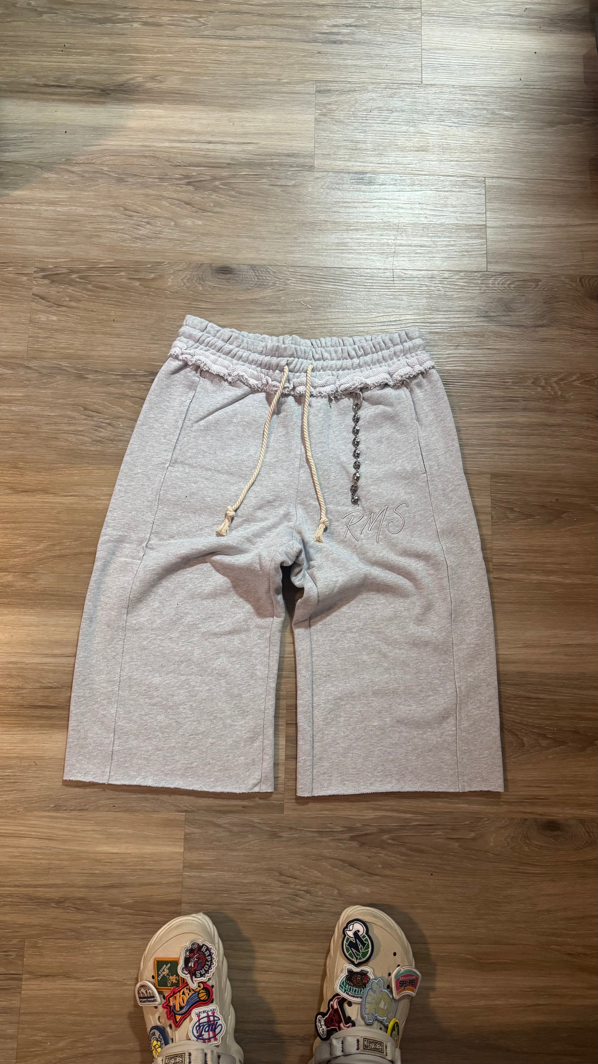 ESSENTIAL GREY SWEAT SHORTS